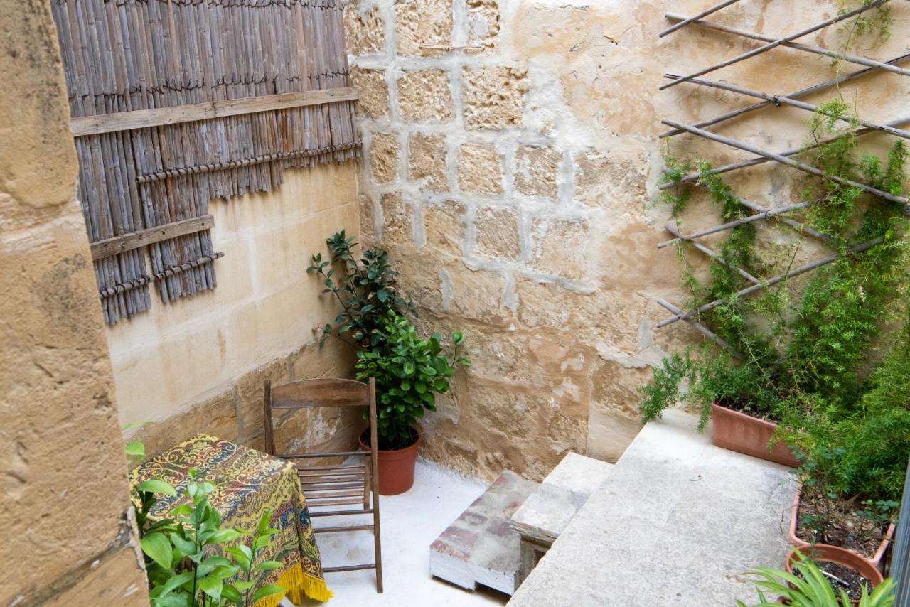 Maria Townhouse Heart Of Victoria B&B Экстерьер фото
